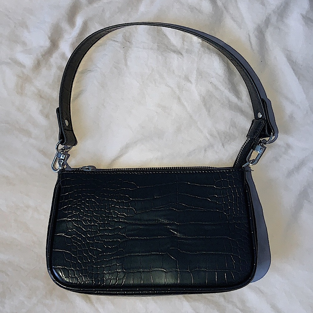 Super cute, stylish black shoulder bag.